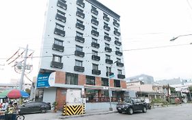 Filmore Suites Makati By Reddoorz